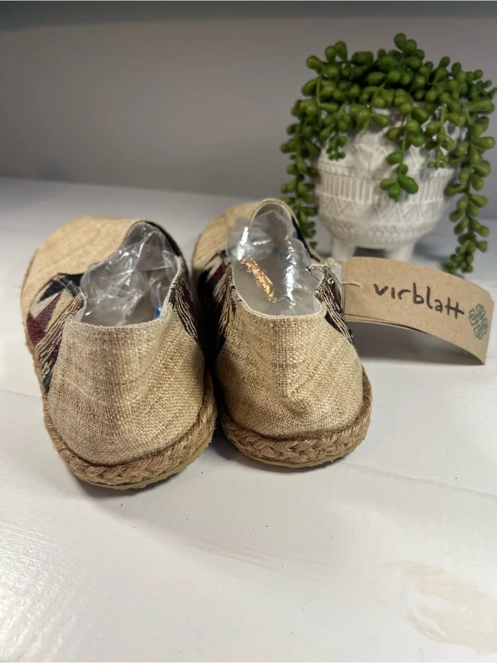 UNISEX VIRBLATT slip-on shoes. Tan Canvas with Patterned Trim. NWT